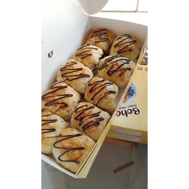

Aghnia Bolen pisang premium isi 10pcs
