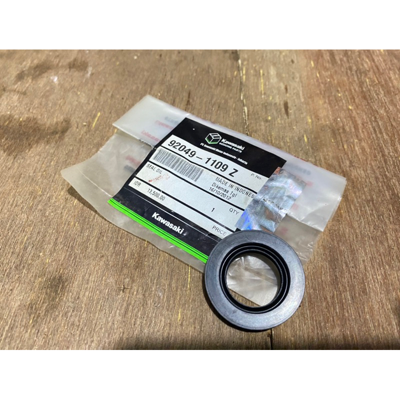 Karet Tutup Seal Lengan Ayun/Swing Arm Ninja 150 R SS KLX 150 Original Kawasaki 92049-1109 92049-084