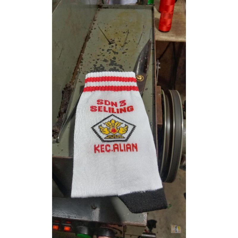 kaos kaki custom logo sekolah, bordir/rajut grade A