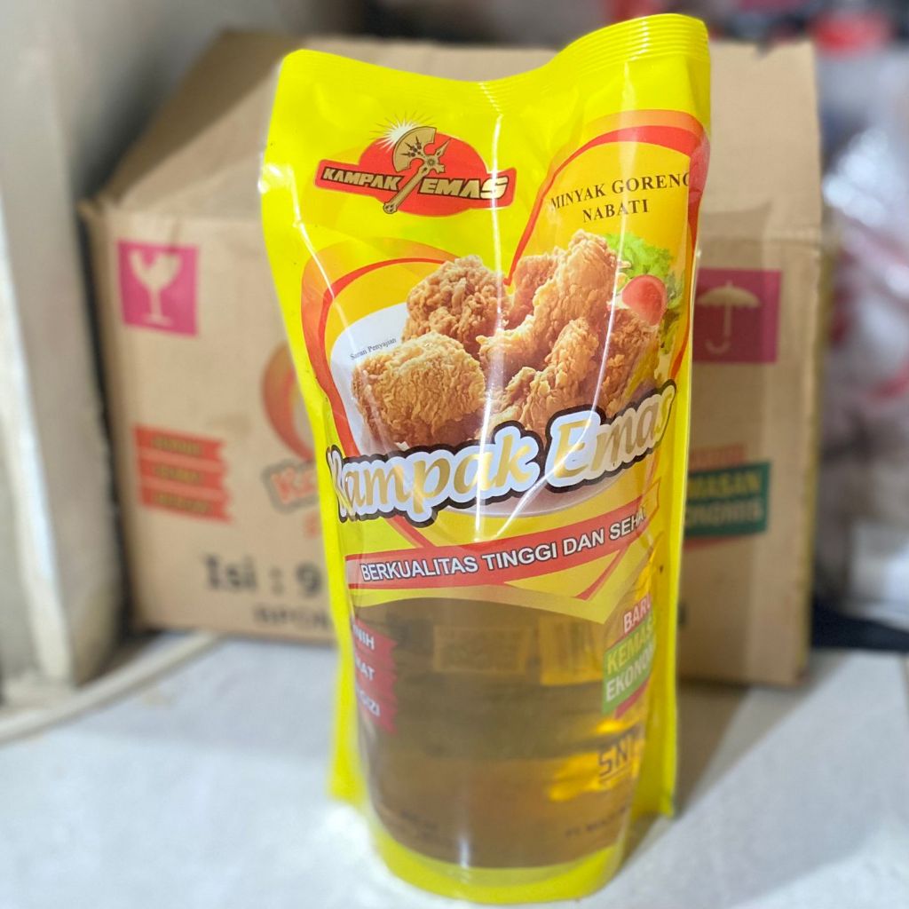 

Minyak Goreng Kampak Emas 900ml