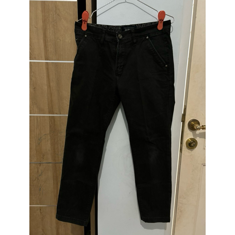 Preloved Celana Jeans Merk Picasso