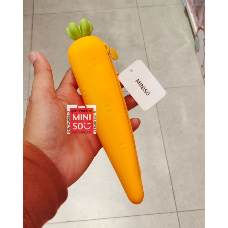 

MINISO Kotak Pensil Silikon / Silicone Stationary Case (20x4.2cm) Carrot