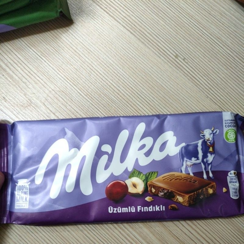 

Coklat MILKA dengan kacang merah findikly khas dari Turki ready di Indonesia