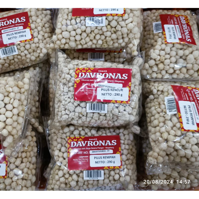 

Pilus Rempah Davronas 290gr Camilan Oleh-oleh khas Jogja Semarang Magelang Jateng DIY