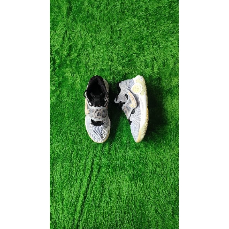 Sepatu Basket KD TREY V X