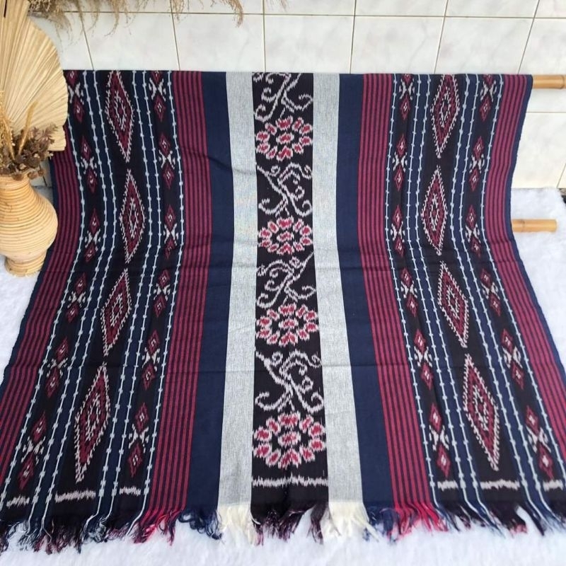 kain tenun motif bunga / kain tenun bunga navy / kain tenun ntt bunga