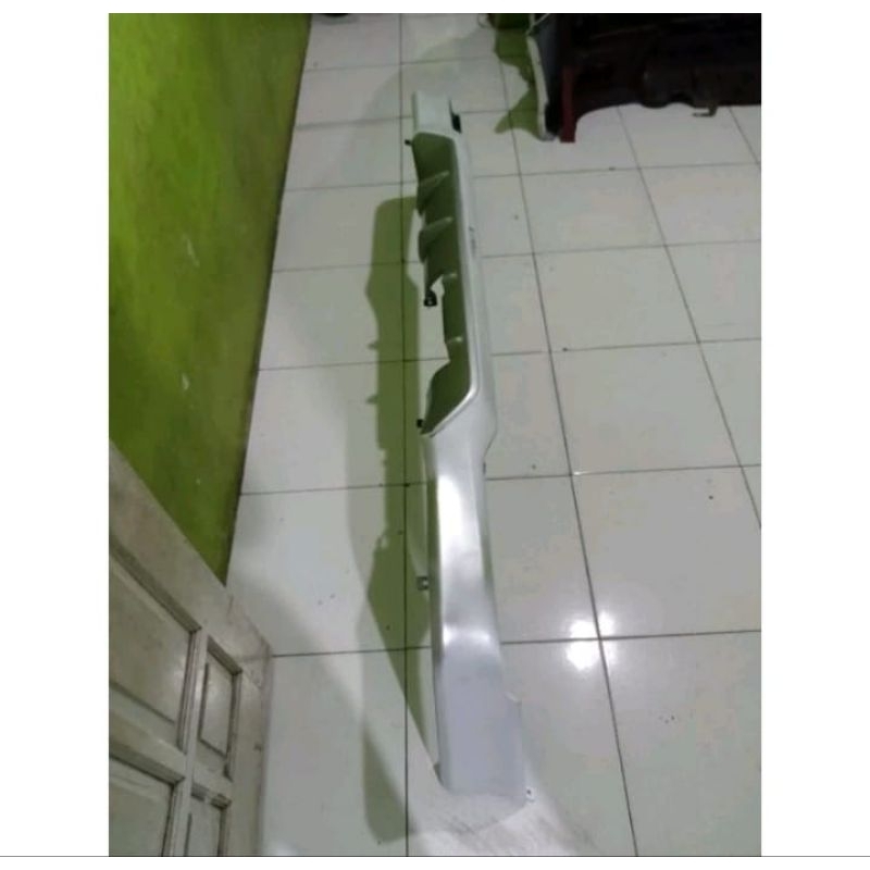 bodykit belakang Ertiga tahun 2019
