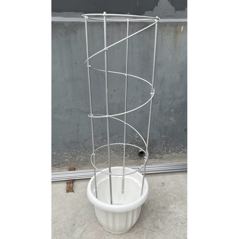 TIANG RAMBATAN ANGGUR MODEL SPIRAL 4 TIANG BY TAMAN ANGGUR PONJAY