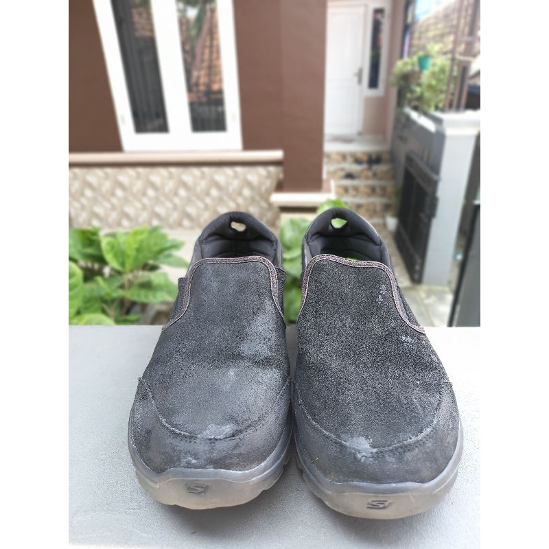 Sepatu Pria Skechers Gowalk 3