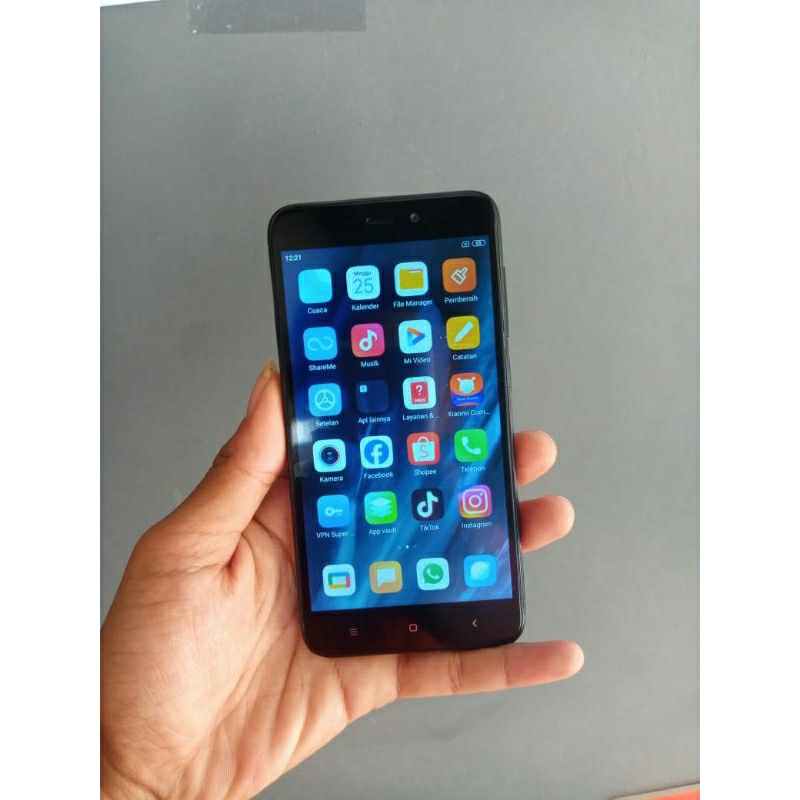Hp XIAOMI Redmi 4x LTE 3/32 GB NORMAL SEKEN  hp redmi hp xiaomi tinggal pakai hp android