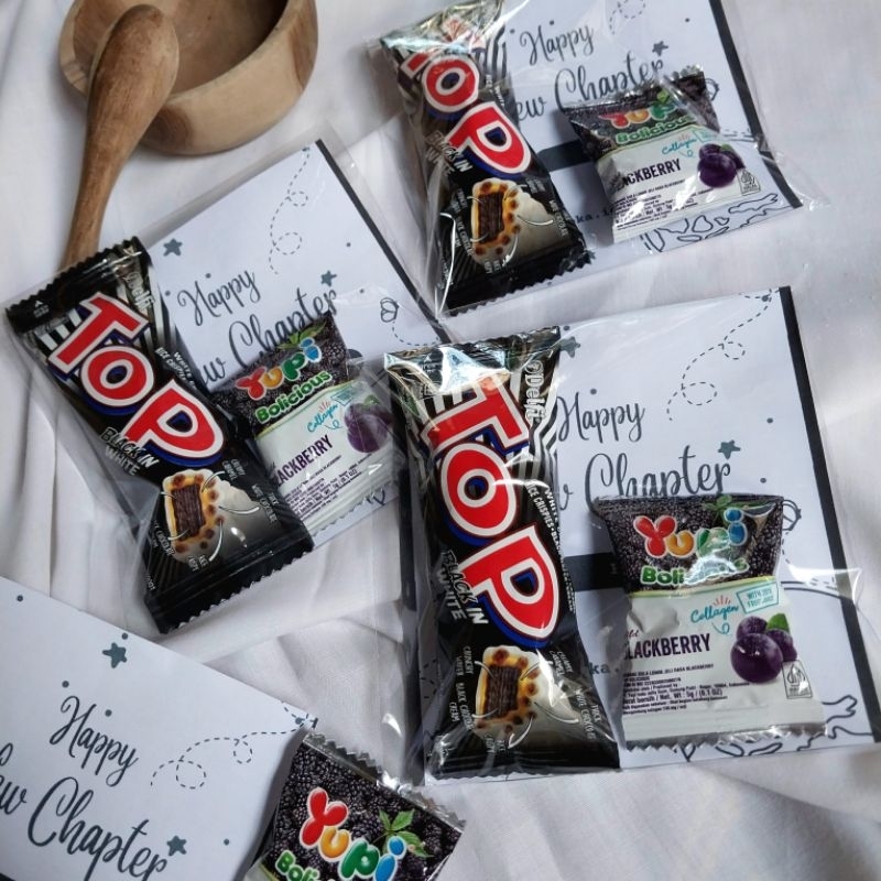 

Mini gift snack hampers snack kado ultah kado kado wisuda kado simple lucu kado aesthetic hitam putih murah kekinian