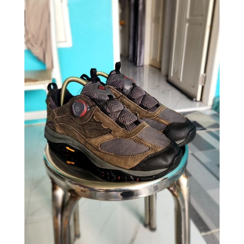 COLUMBIA Sepatu Outdoor Size 42,5 EUR