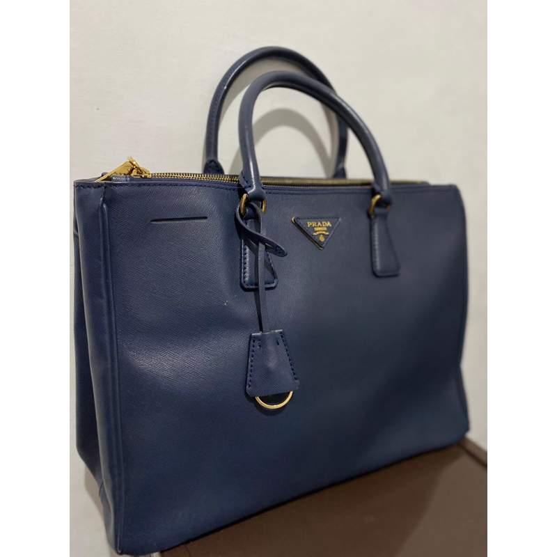 tas Prada