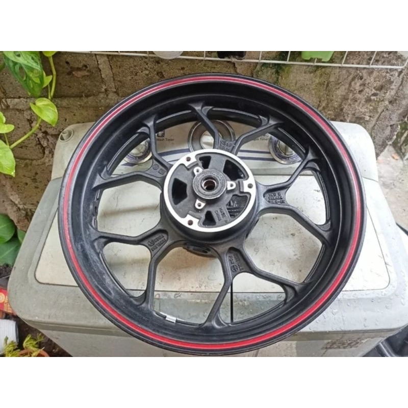 Velg r25 r 25 mt25 mt 25 yamaha 250 cc pelek racing palang original ori copotan standar kelengkapan 