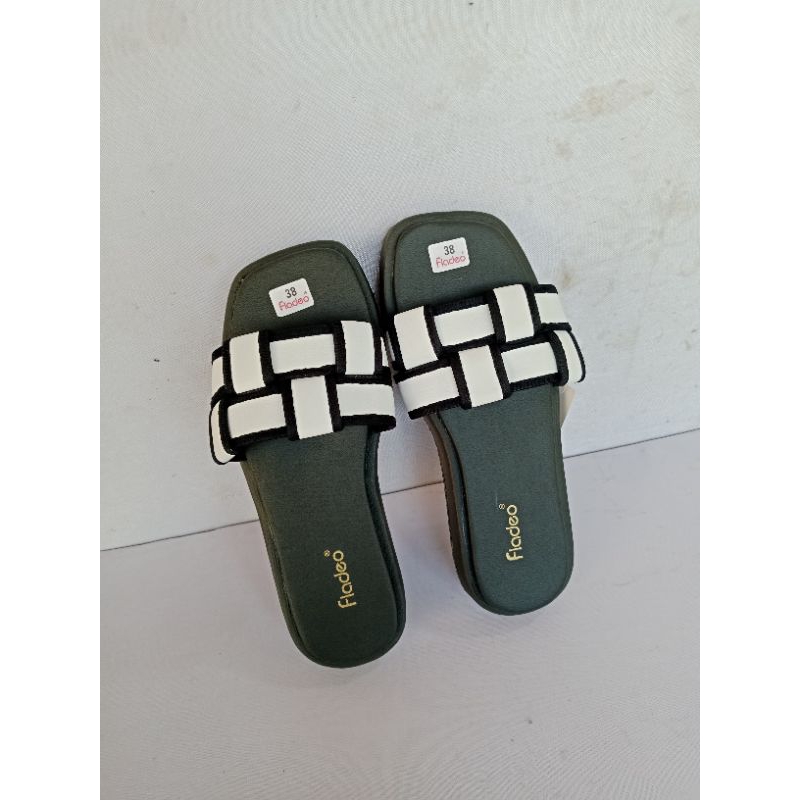 SANDAL CEWEK VIRAL