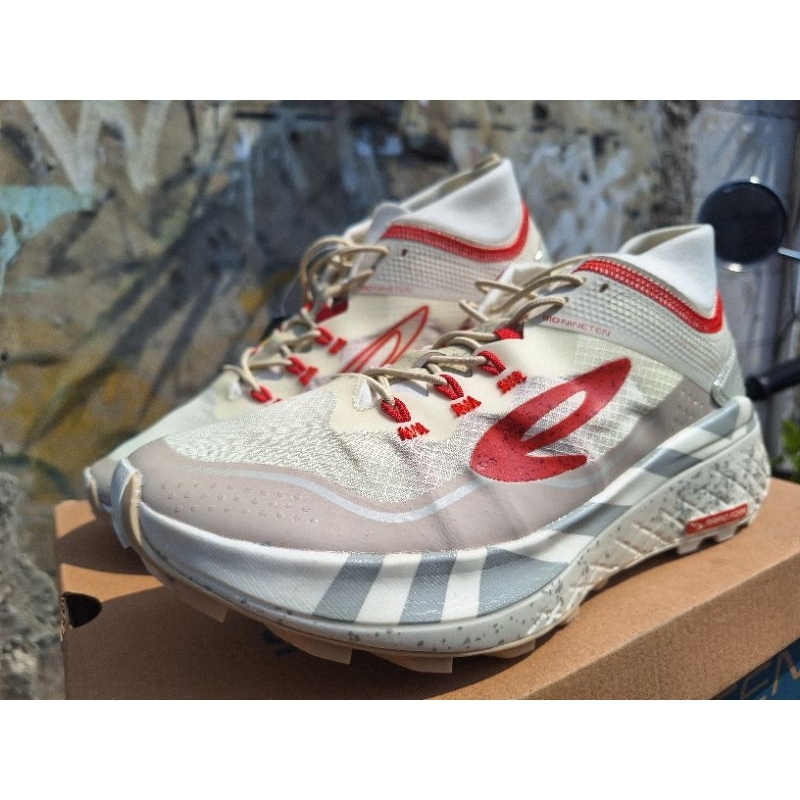 910 YUZA MATTERHORN size 40 (25.3 cm)