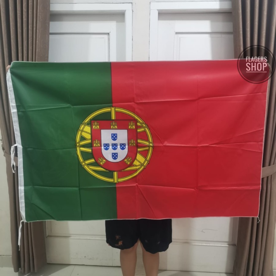 

Bendera Portugal 90x135 cm