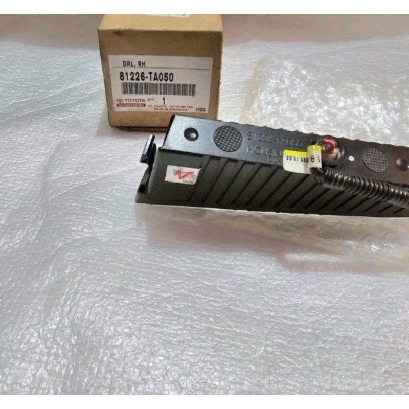 lampu DRL daytime bagian kanan FORTUNER TRD 2013-2015 original