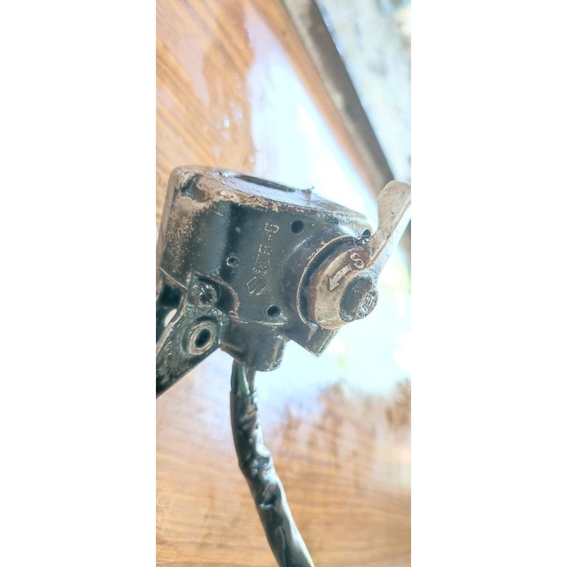 HOLDER  SUZUKI TRS ORIGINAL FUNGSI NORMAL