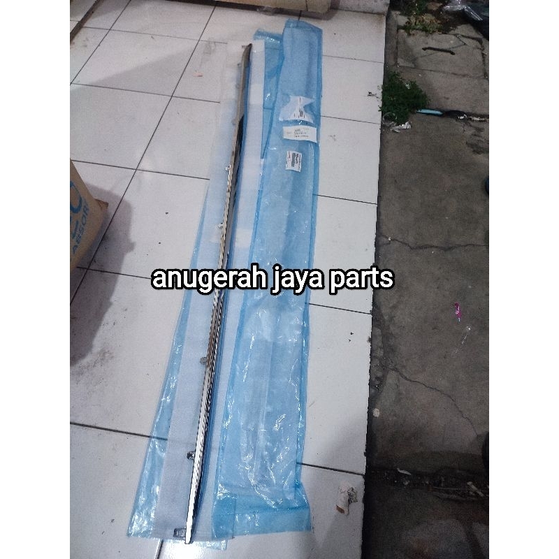 List Lis Side skirt Cover Trisplang Chrome Avanza Veloz 2019-2021 Original