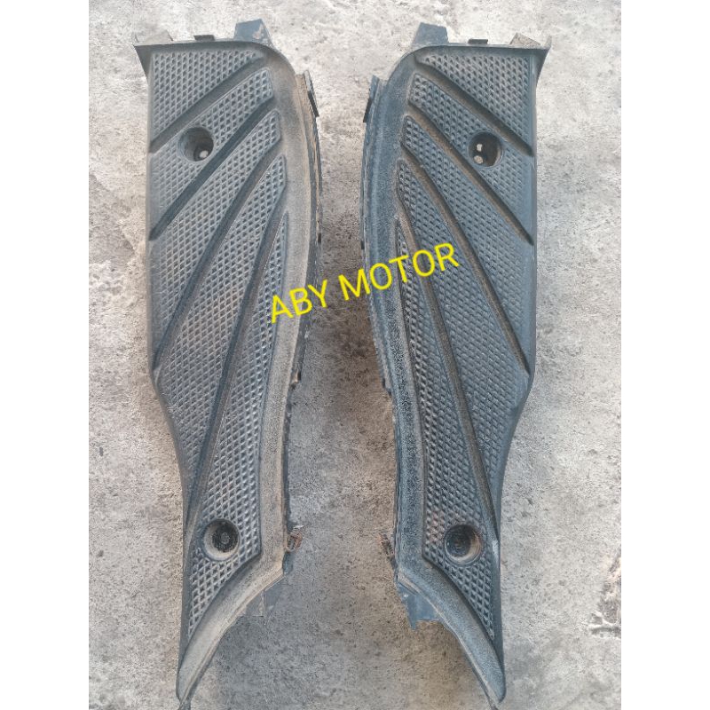 Bordes Injekan Kaki Skywave 125 1set (Original Seken)