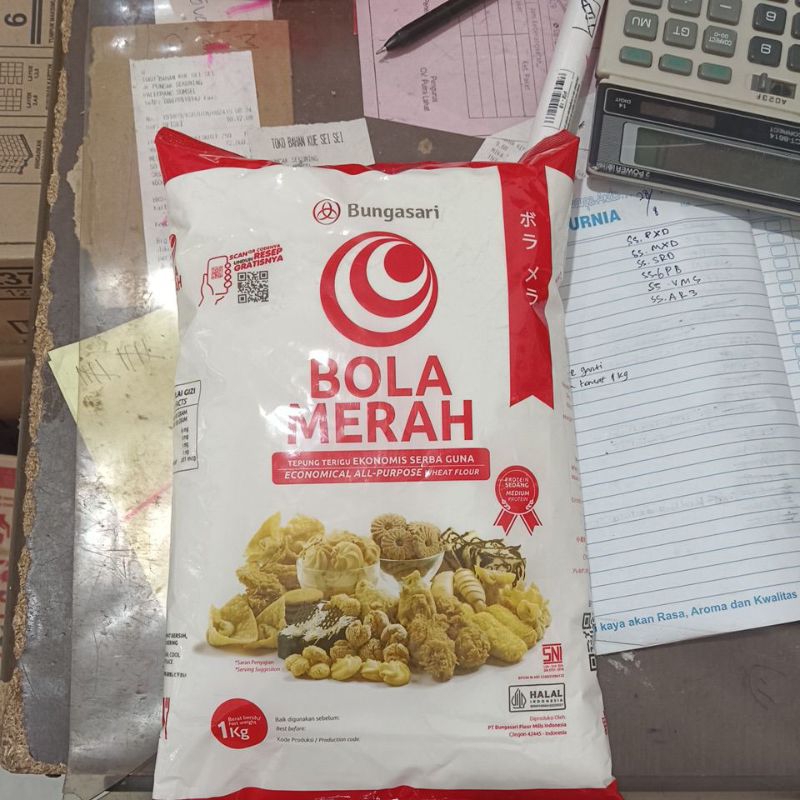 

tepung terigu (bola merah)1kg