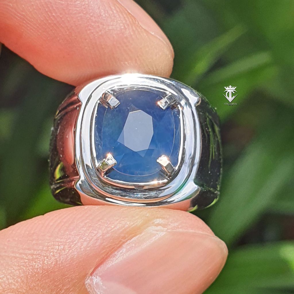 Batu Permata Natural Blue Sapphire SriLanka 3.84 Ct Heat Only DGL Memo