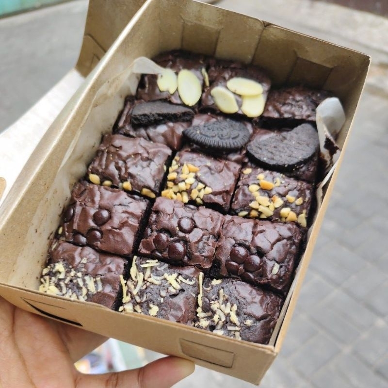 

Fudgy brownies | lekker holand | pie brownies mini BEST SELLER