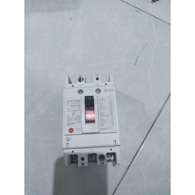 mccb breaker Mitsubishi 32