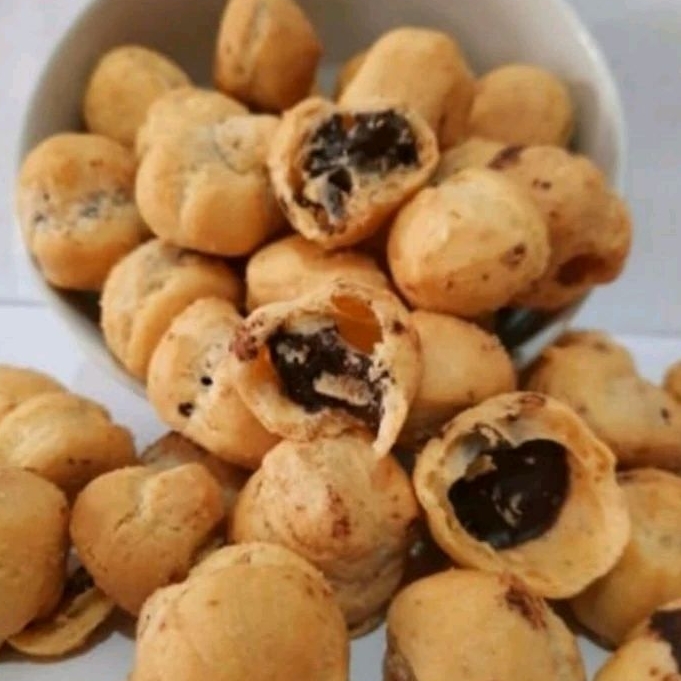 

Kue Soes Kering Coklat