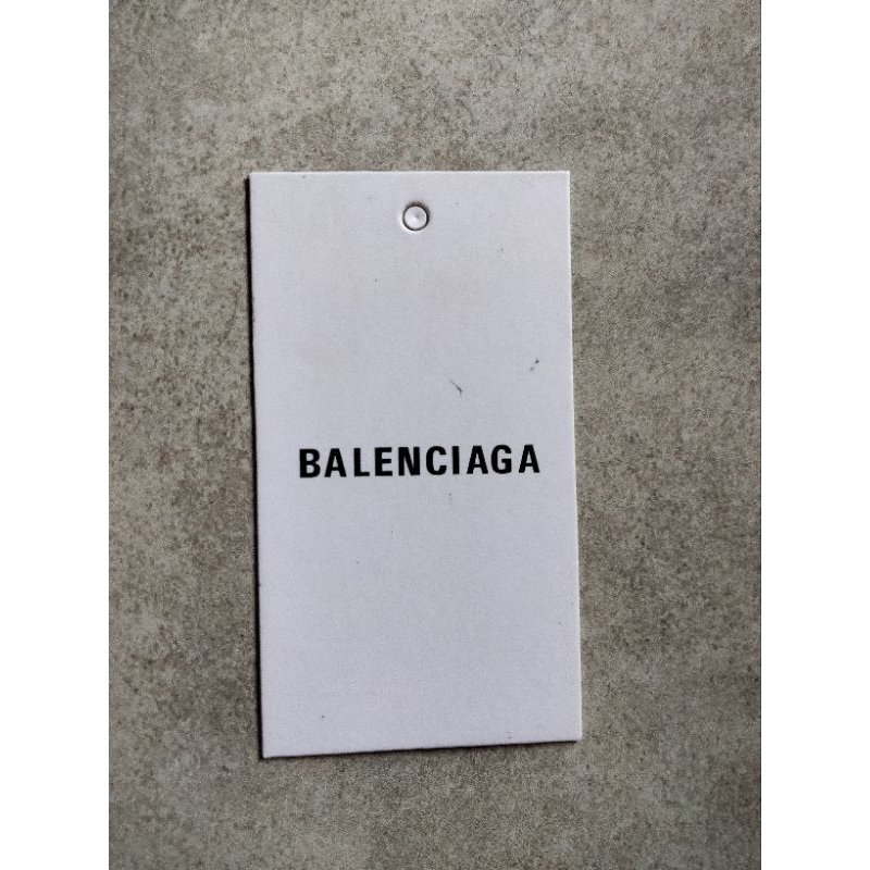 

HANGTAG BALENCIAGA TEBAL 800GSM
