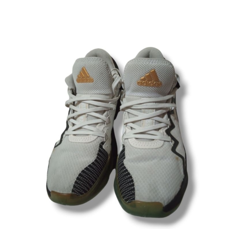 Adidas DON Issue 2 White Black Gold UK 42 ⅔ Sepatu Basket Sepatu Second Sepatu Olahraga Sepatu Murah
