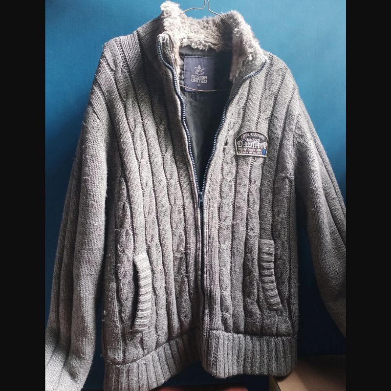 Preloved DESIGN UNITED CARDIGAN JACKET Jaket Rajut