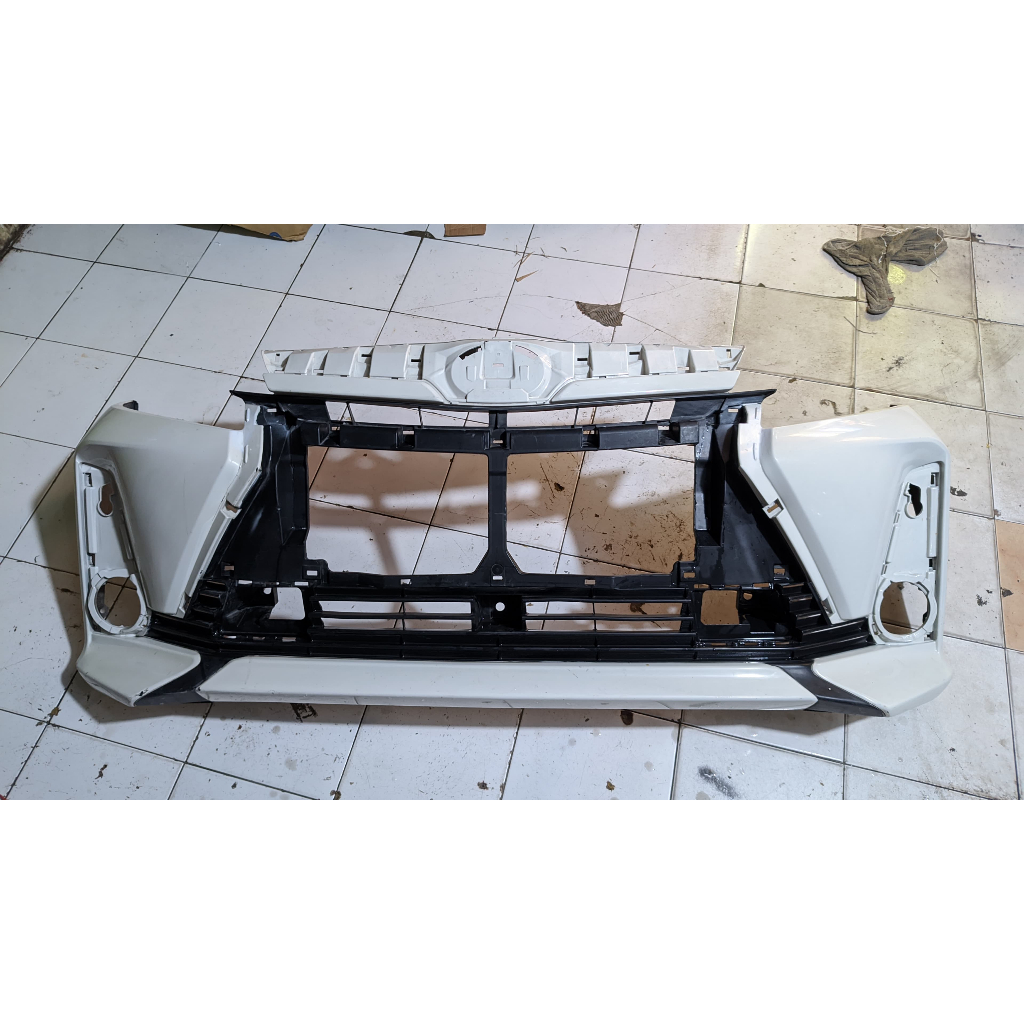 Bumper depan avanza veloz 2020