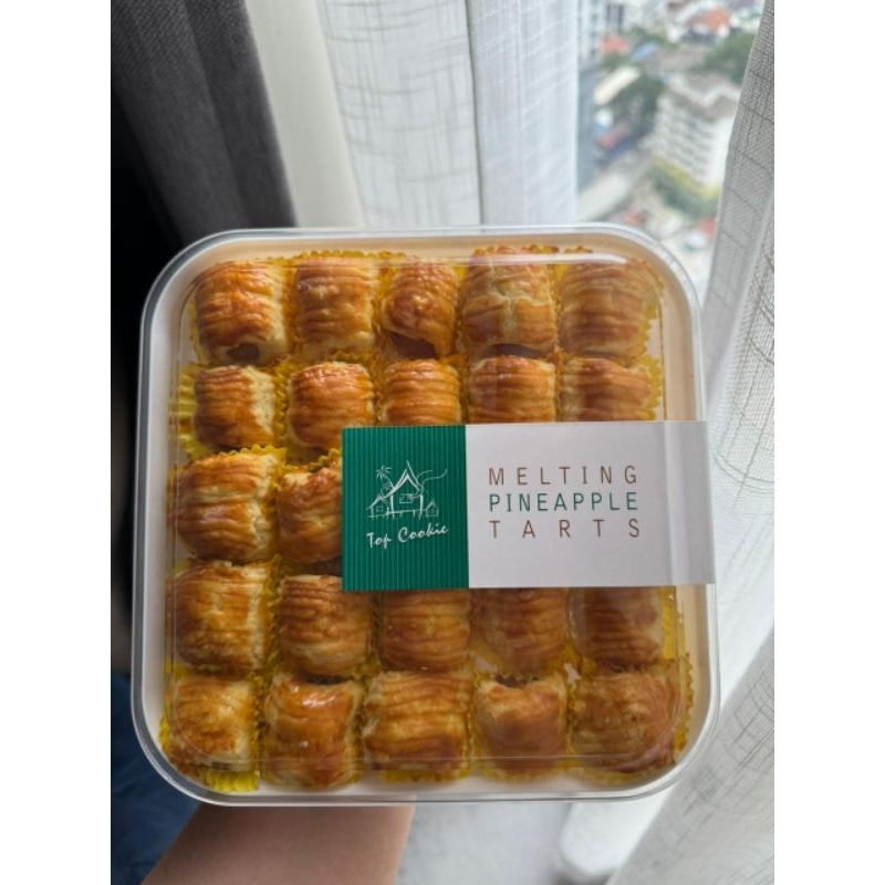 

Restock !!! Stok terbatas !!! Siap kirim Nastar Malaysia - Melting PineappleTarts by Top Cookie NEW Exp. Sept 2025