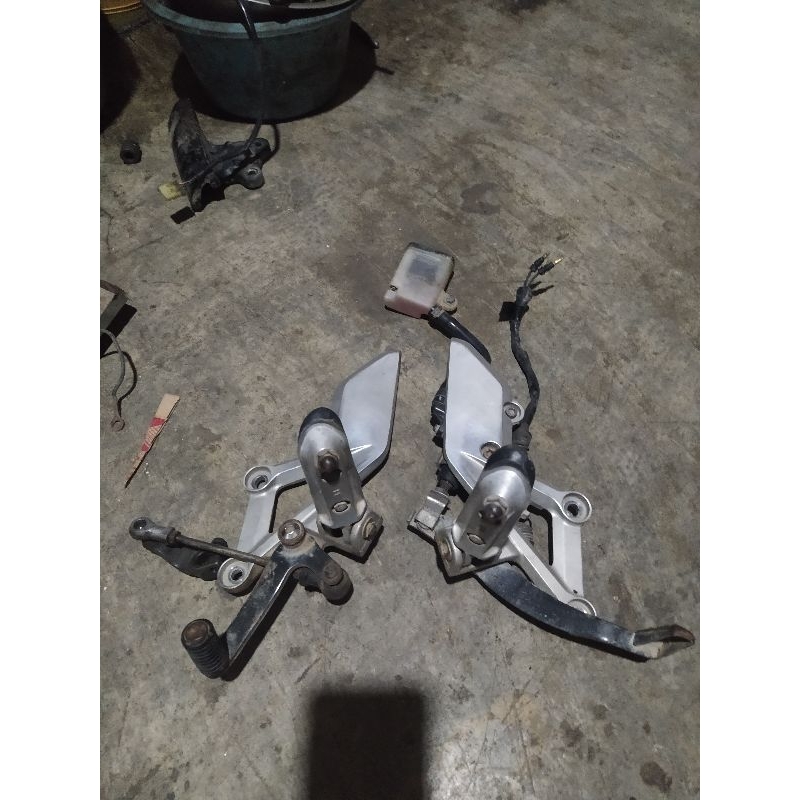 Footstep depan CBR250 CBU KYJ Original copotan second