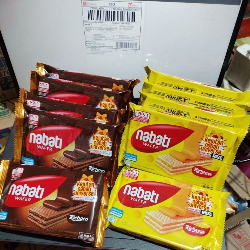 

NABATI WAFER 43g COK/KEJU 10 PCS 430g