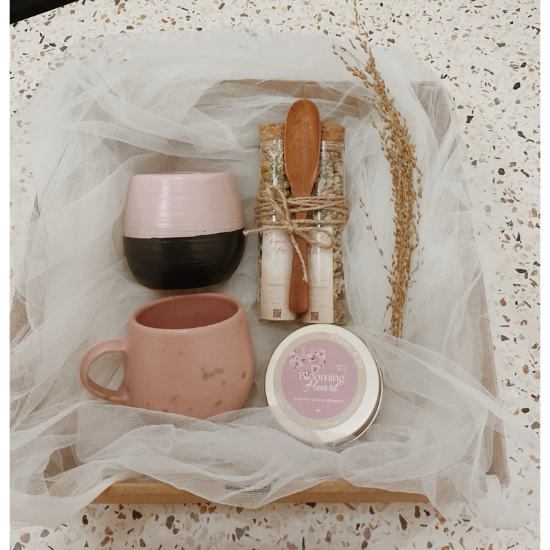 

Hampers Tea set