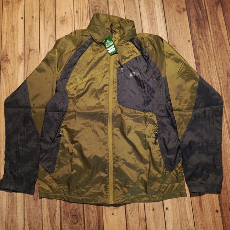 Jaket running The Plus Mountain