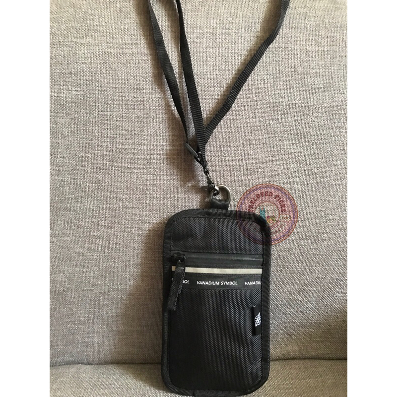 preloved vanadium voss hanging wallet/neckbag vsymbol