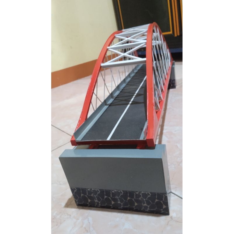miniatur jembatan lengkung