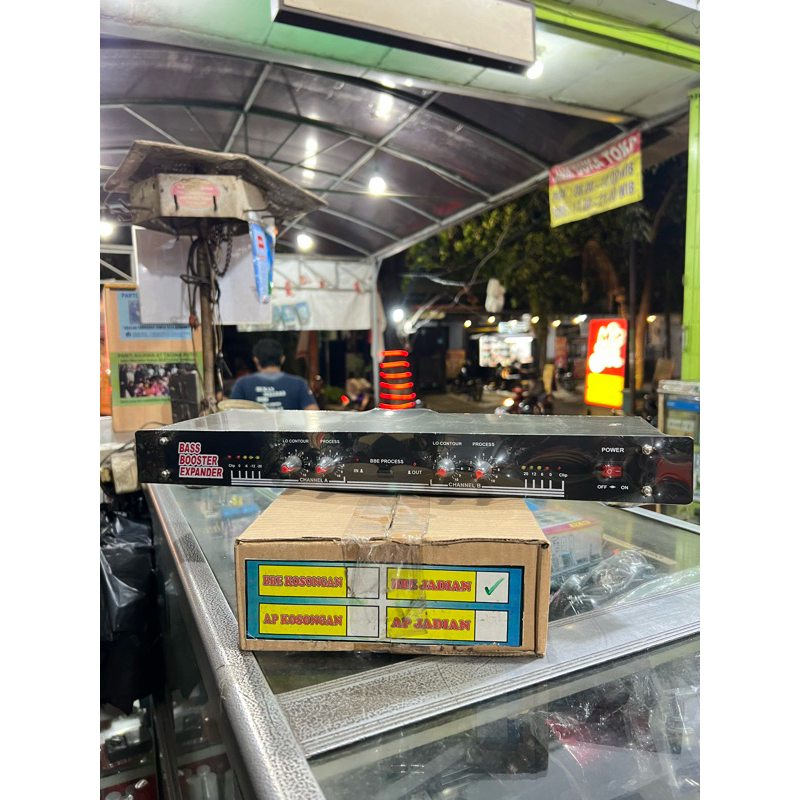 BASS BOOSTER EXPANDER ( BBE AUDIO )