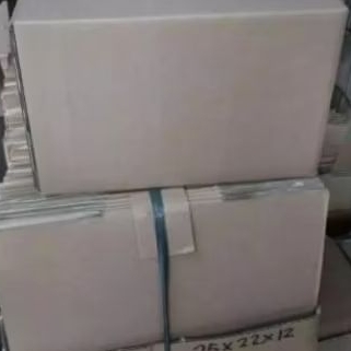 

kardus box packing ukuran 25×22×12 cm