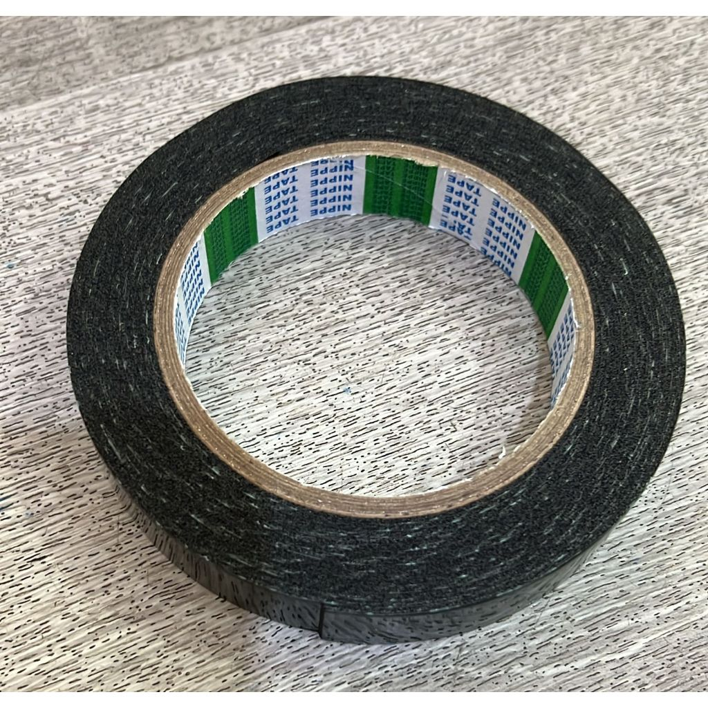 

DOUBLE TAPE HIJAU FOAM BUSA / HIJAU 20mm x 5 METER / NIPPE TAPE
