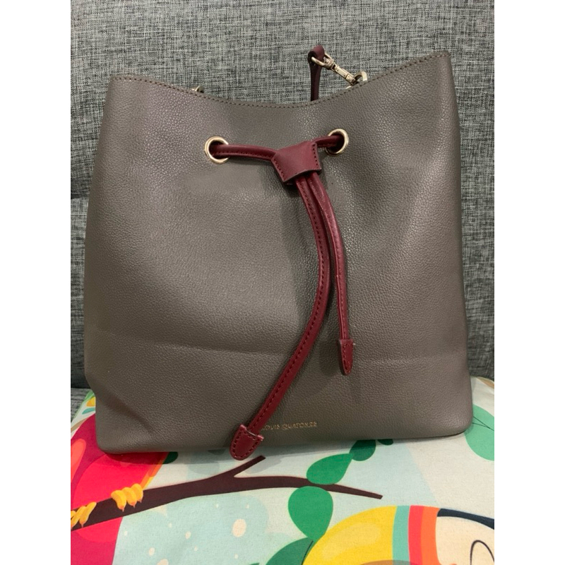 sling & hand bag louis Quartoze