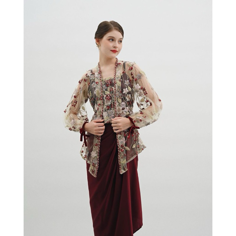 SEWA KEBAYA LAMARAN WISUDA Nuraini Set  by Jaleela (MOHON BACA KETERANGAN TERLEBIH DAHULU)