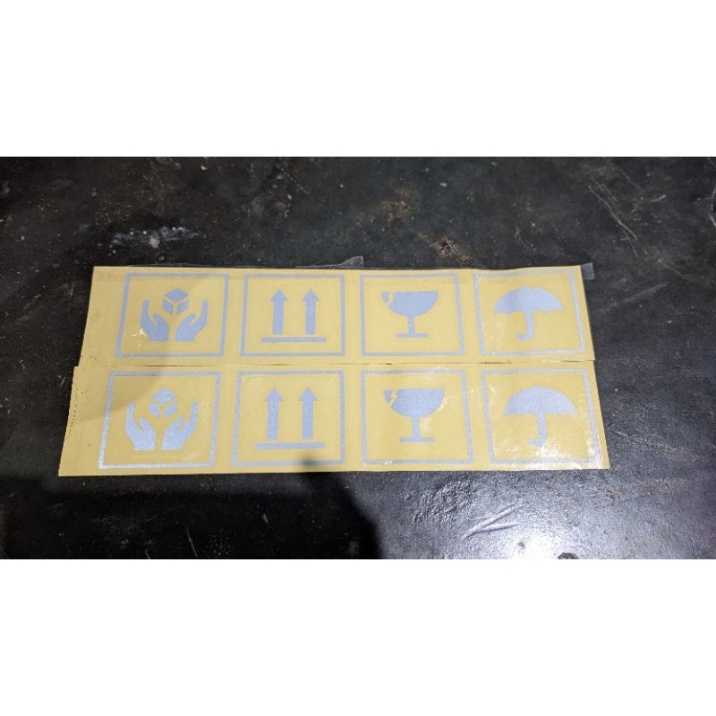 

FRAGILE STICER CUTTING / STICKER CUTING FRAGILE UKURAN 6X30CM (BISA REQUES UKURAN)