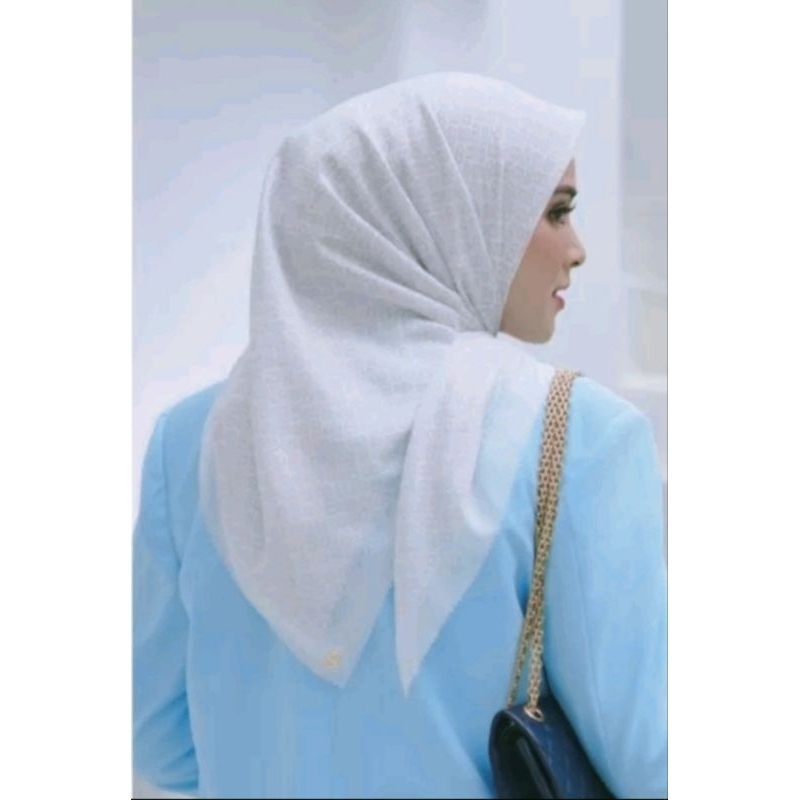 New Monogram Tapis Square Voal Buttonscarves Orange Pepper dan Vanilla