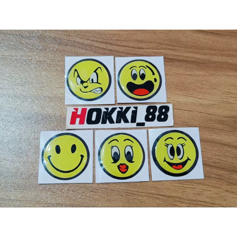 Stiker timbul karakter SMILE lucu 3D lentur