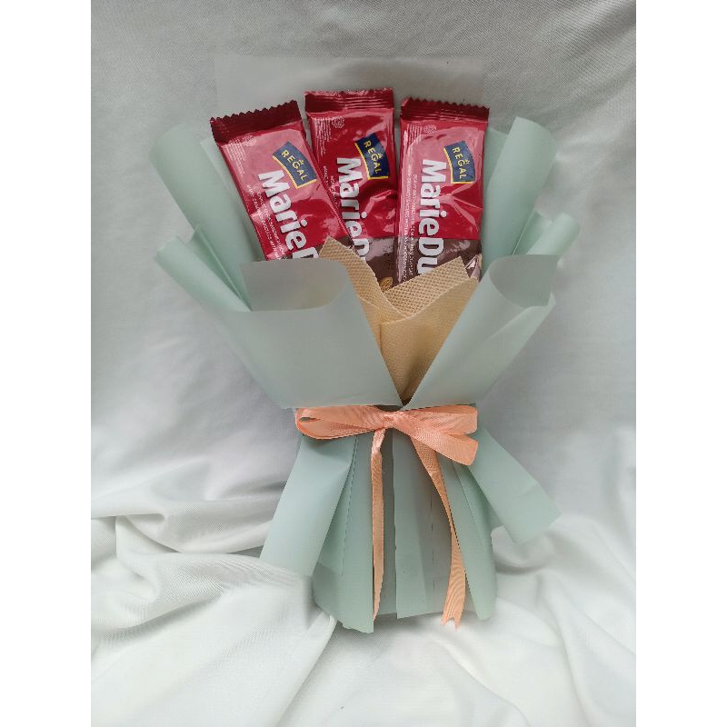 

Buket Snack Marie Duo Hadiah Ulang Tahun & Wisuda